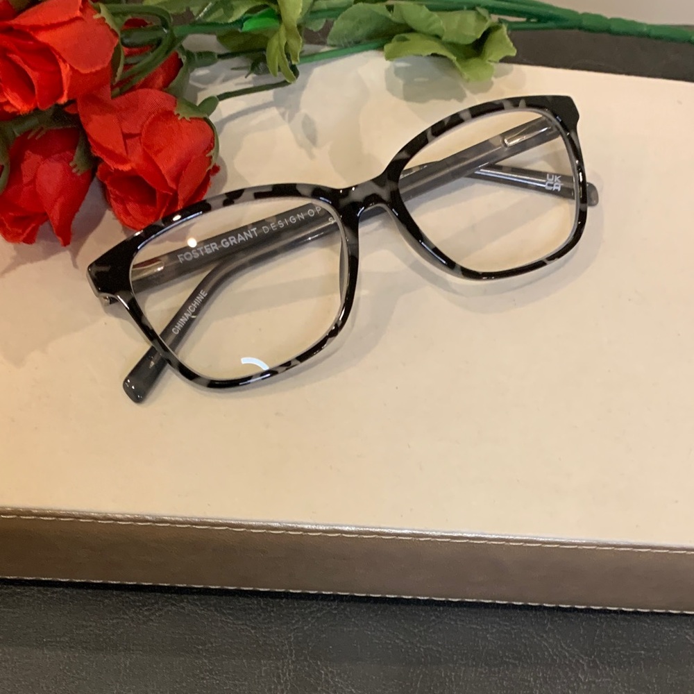 Vintage Foster Grant Design Optics • Gray Tortoise Unisex Reading Glasses + 2.00
